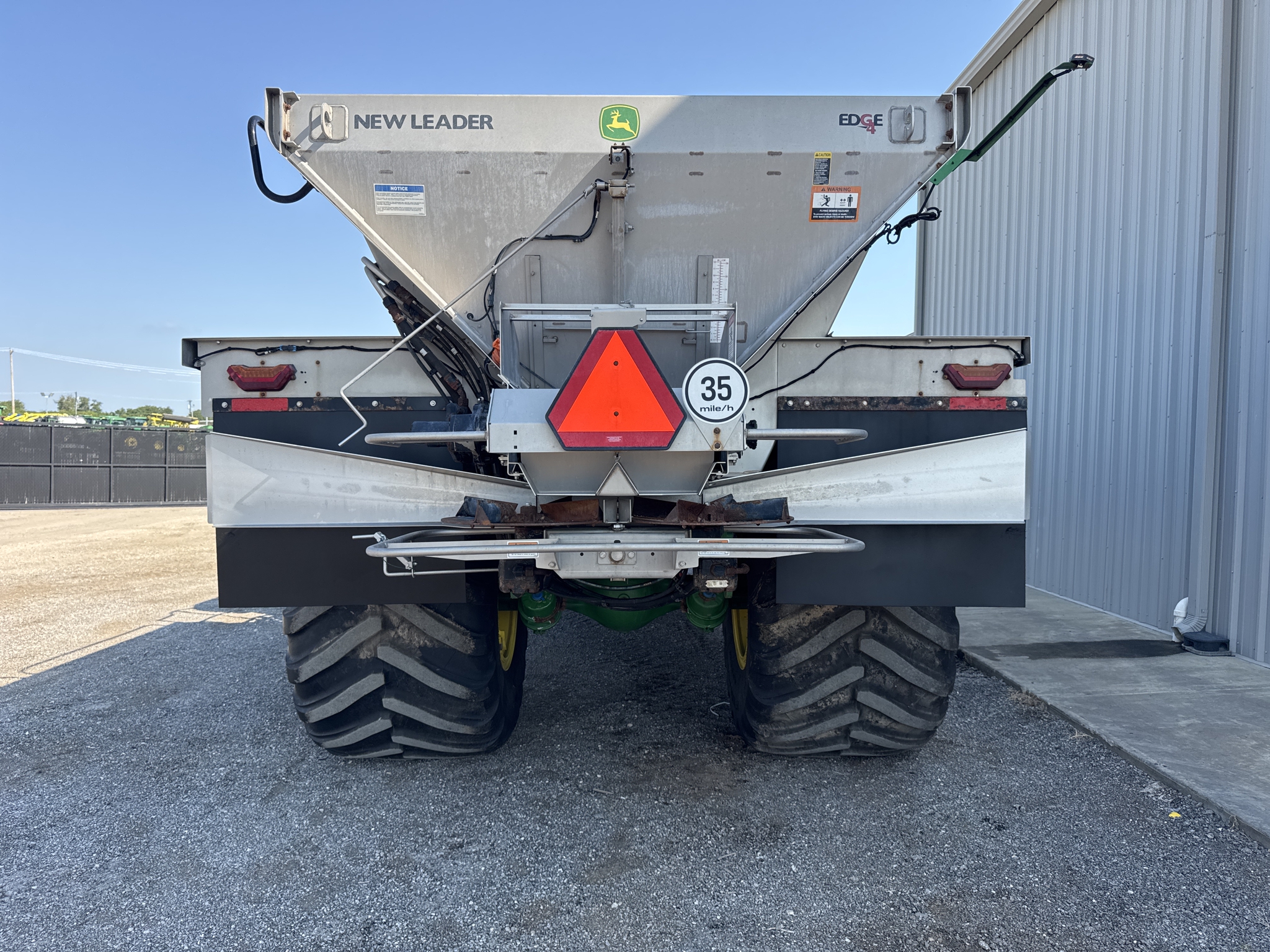 2024 John Deere 800R Image 12