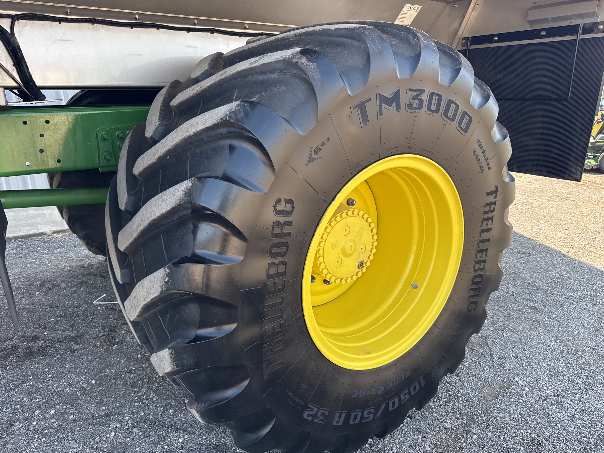 2024 John Deere 800R Image 35