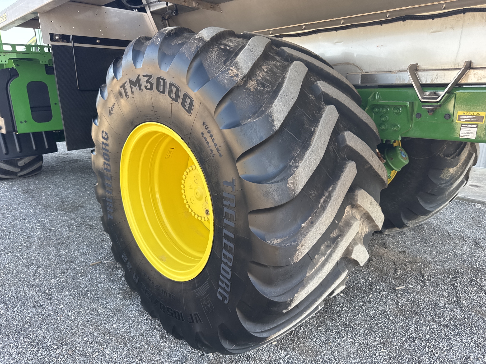 2024 John Deere 800R Image 36