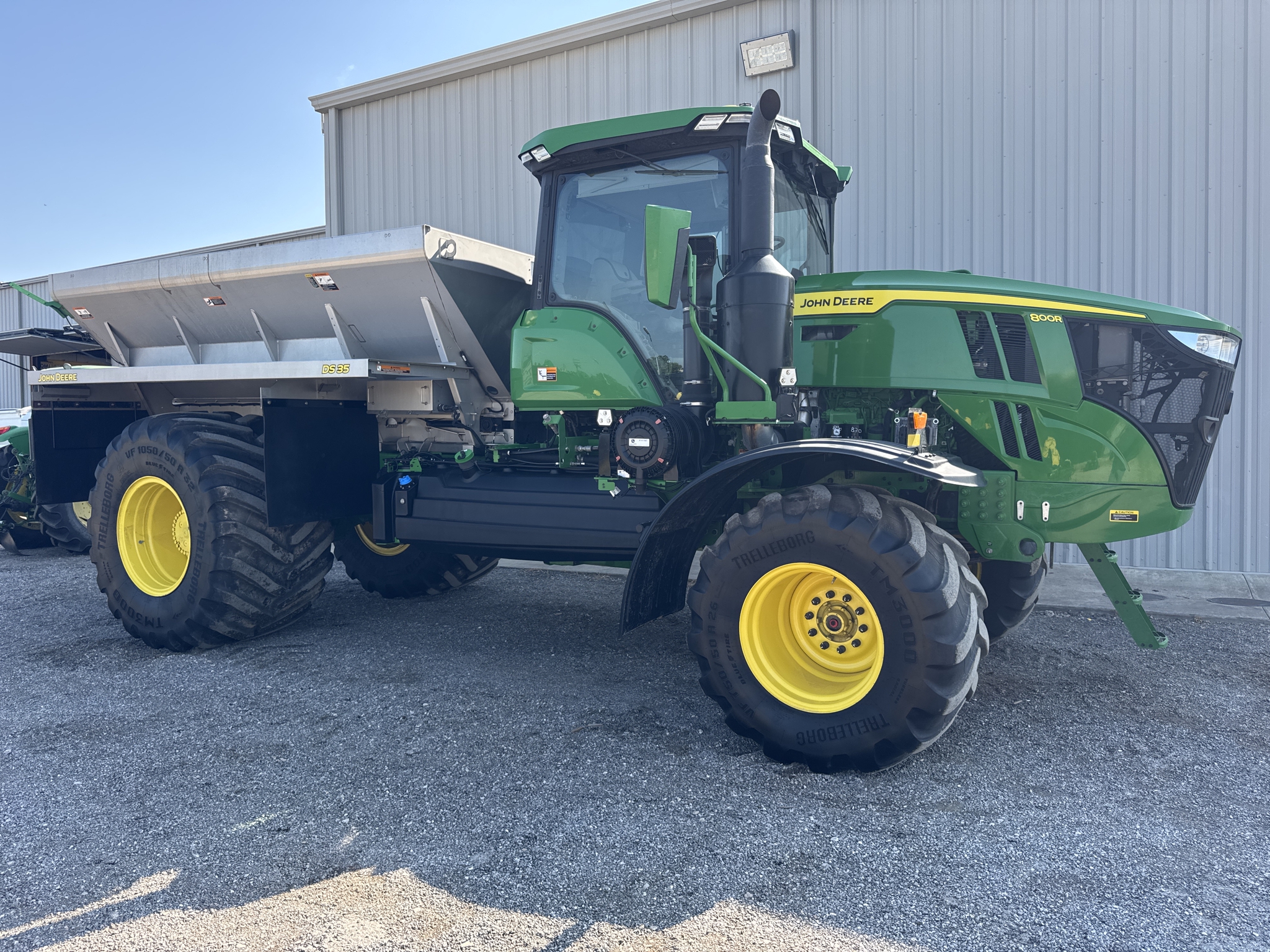2024 John Deere 800R Image 7