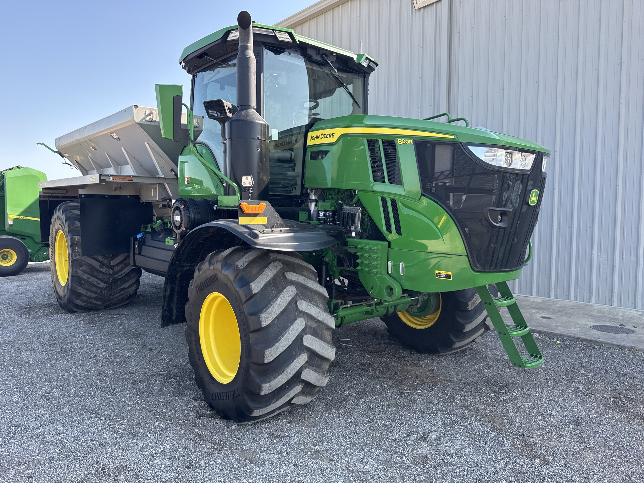 2024 John Deere 800R Image 6