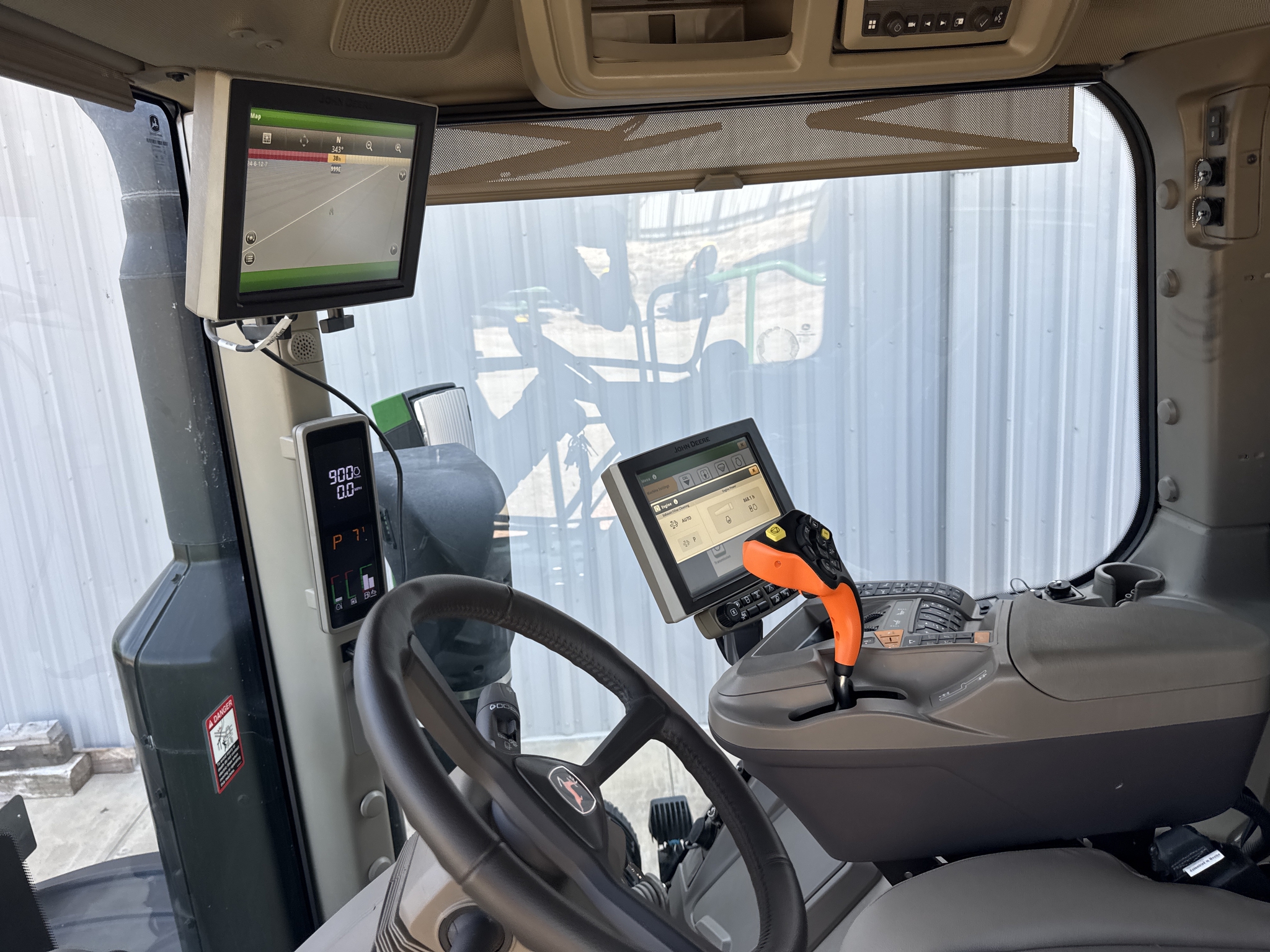 2024 John Deere 800R Image 18