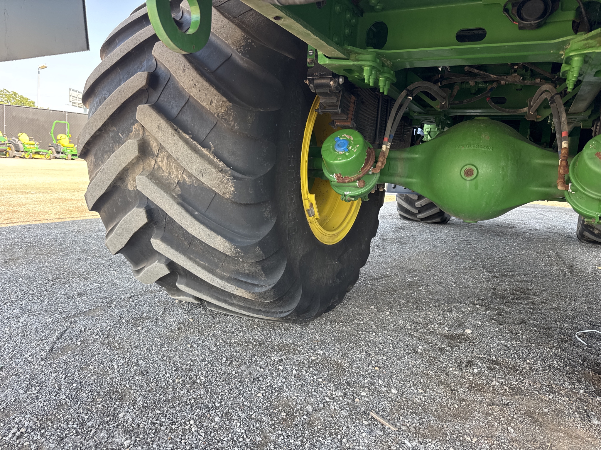 2024 John Deere 800R Image 29