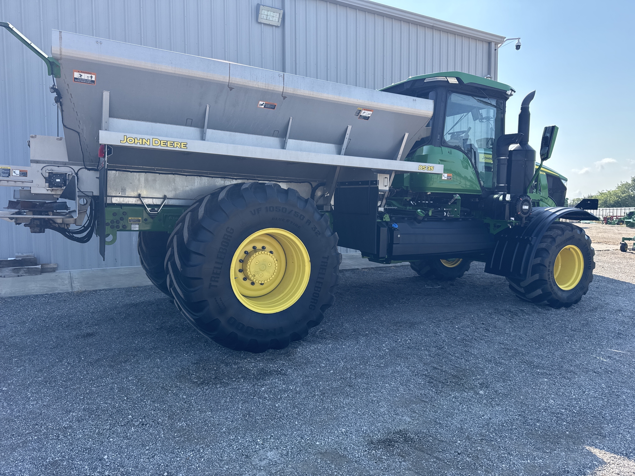 2024 John Deere 800R Image 9