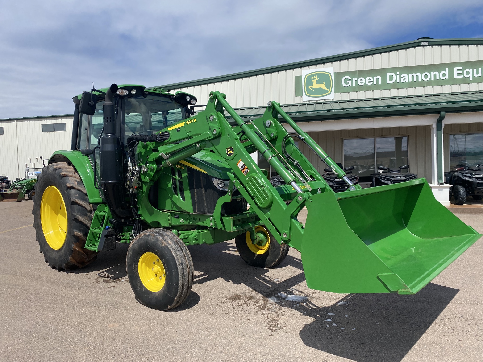 2023 John Deere 6110M Image 6