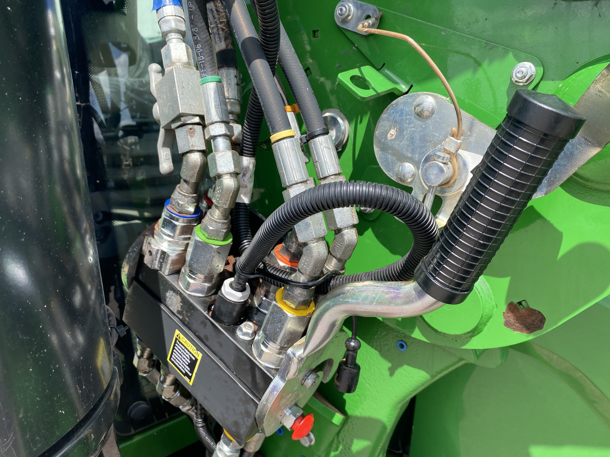2023 John Deere 6110M Image 12