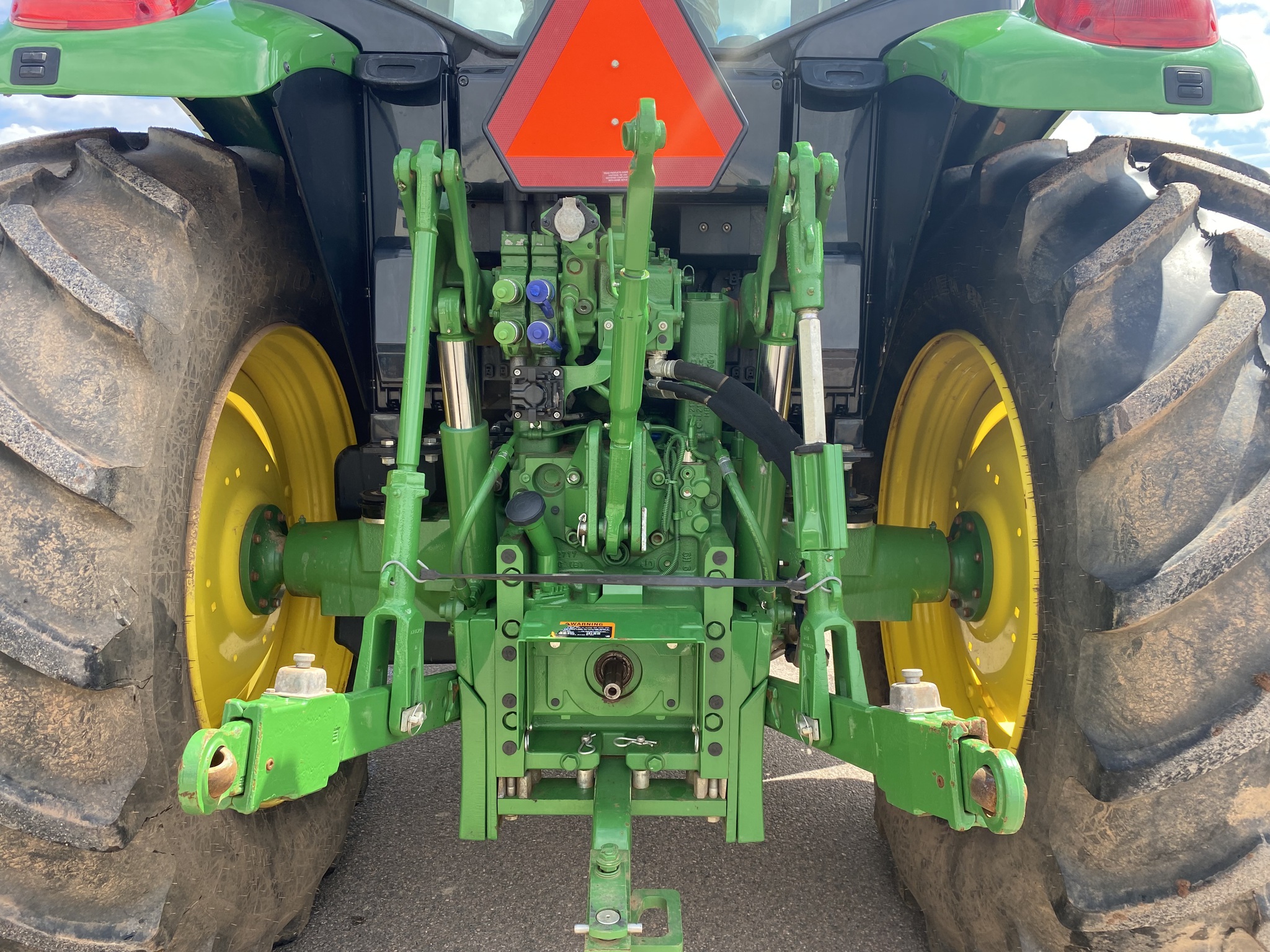 2023 John Deere 6110M Image 5