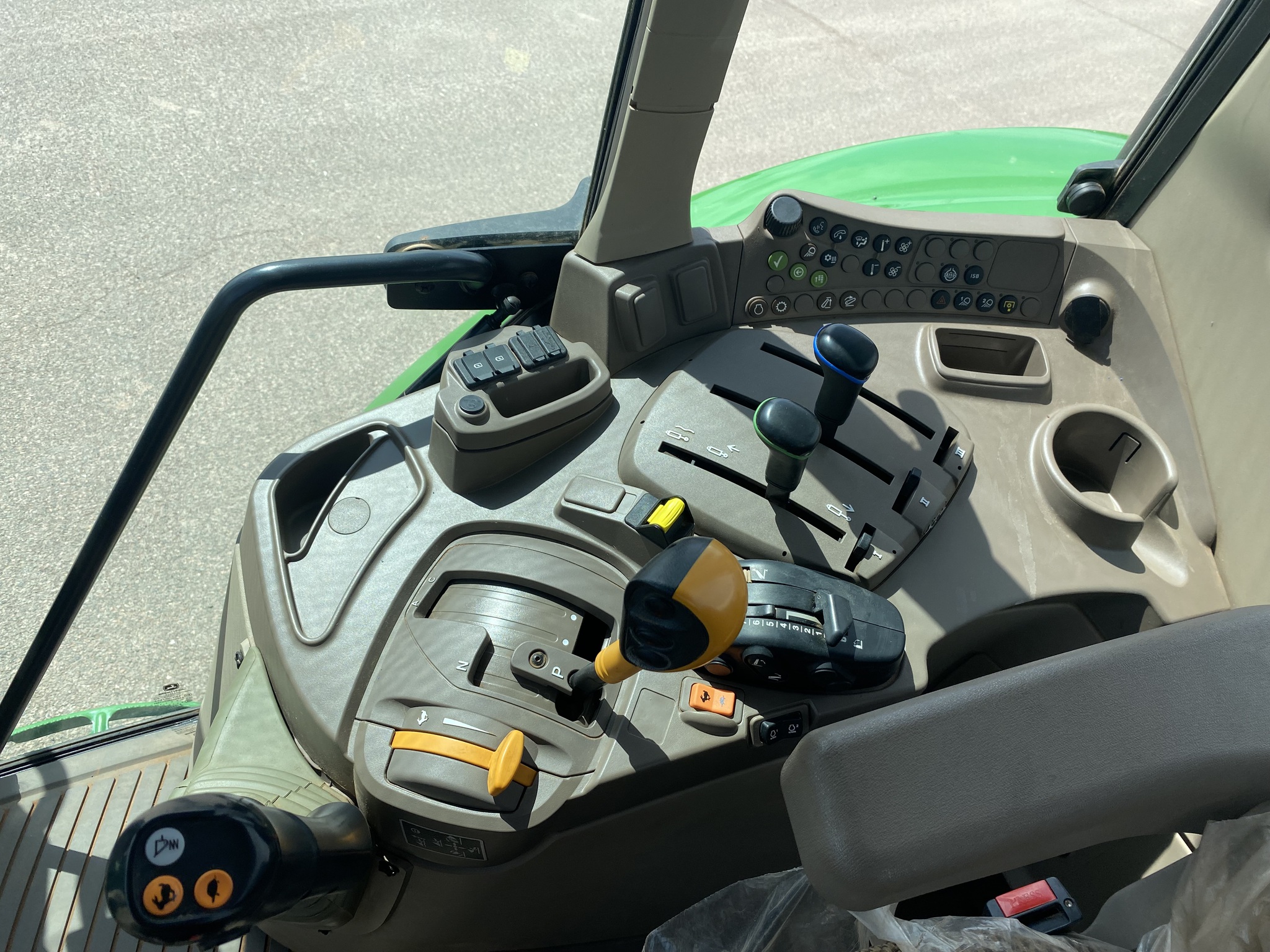 2023 John Deere 6110M Image 19