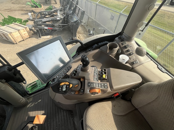 Used 2021 John Deere 6215R Row Crop Tractors at Horizon Ag & Turf in Westlock, AB - Photo13