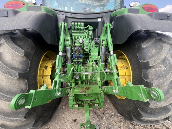 Used 2021 John Deere 6215R Row Crop Tractors at Horizon Ag & Turf in Westlock, AB - Photo8