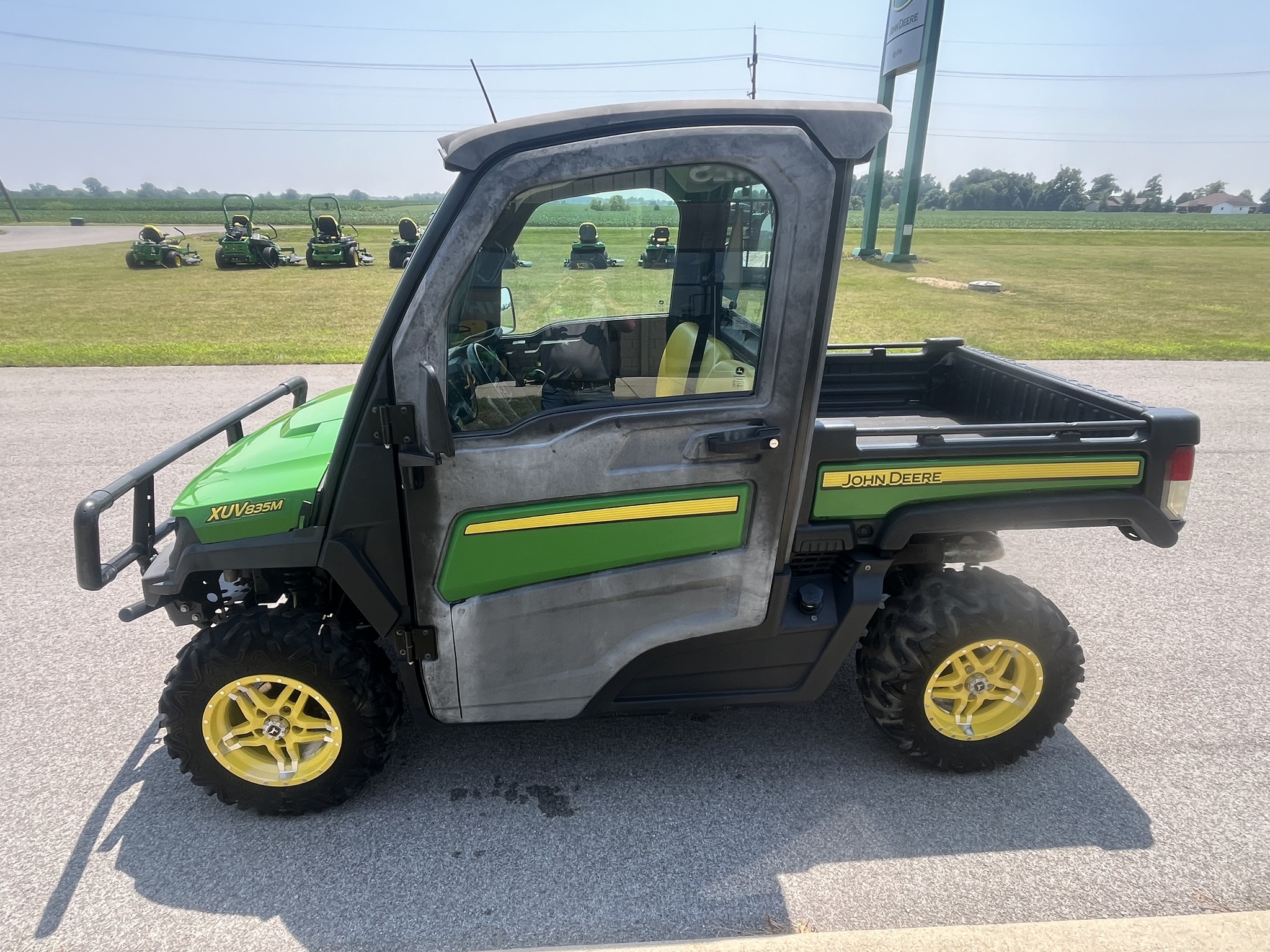 2020 John Deere XUV 835M Image 2