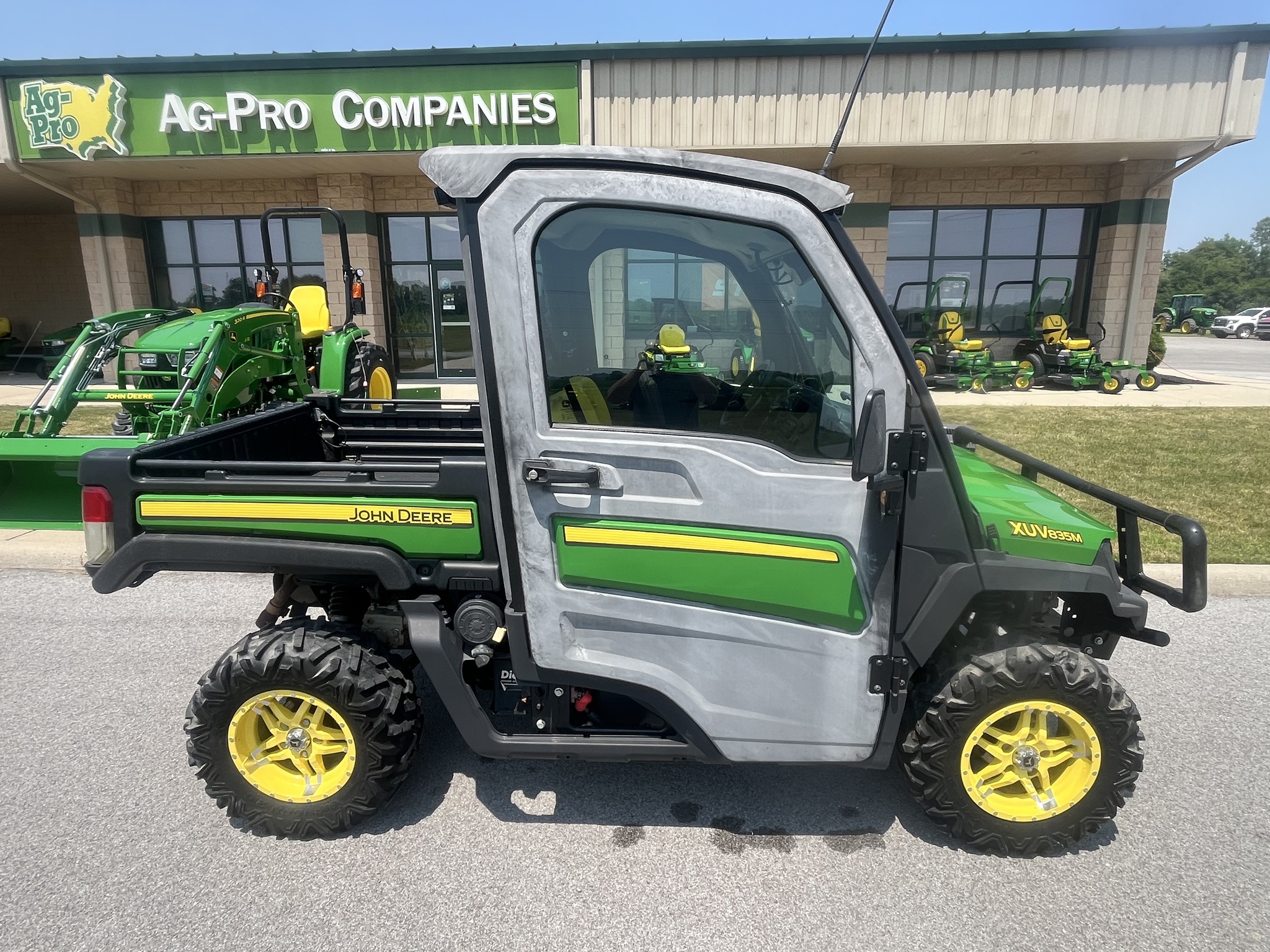 2020 John Deere XUV 835M Image 4