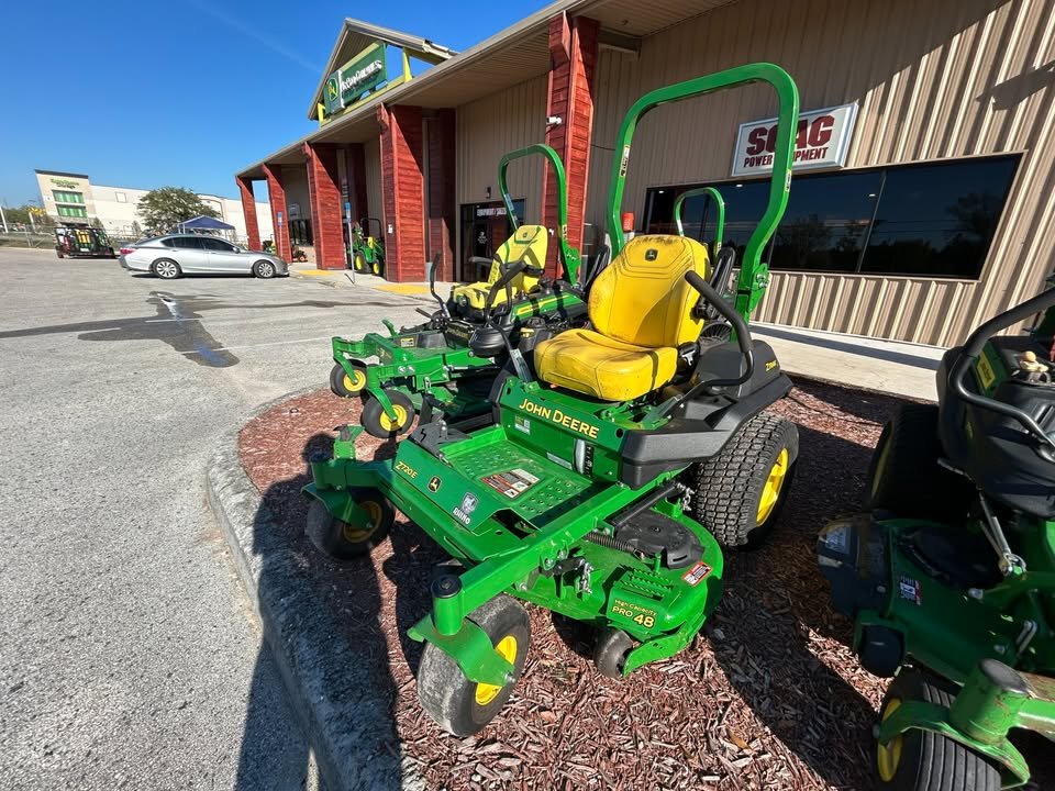 2024 John Deere Z720E Image 1