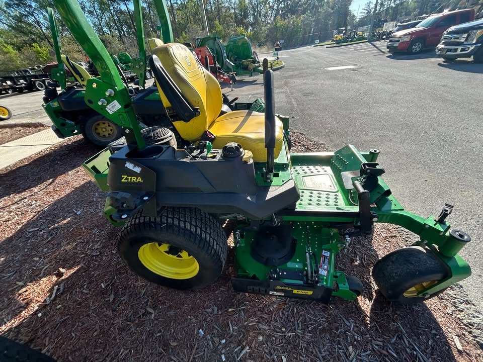 2024 John Deere Z720E Image 2