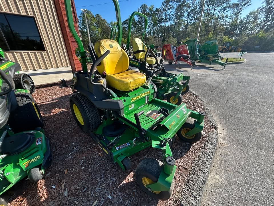 2024 John Deere Z720E Image 3