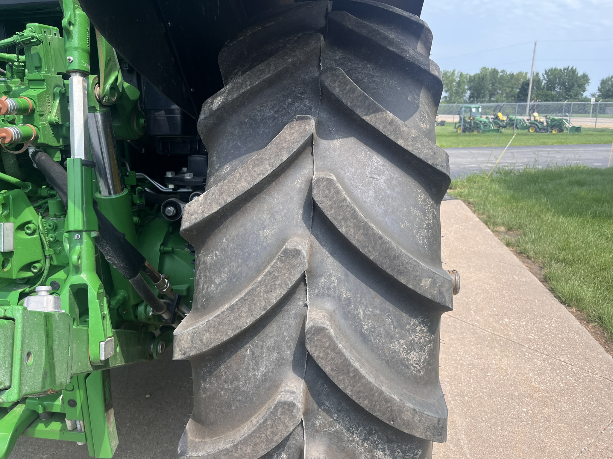 2024 John Deere 6120M Image 13