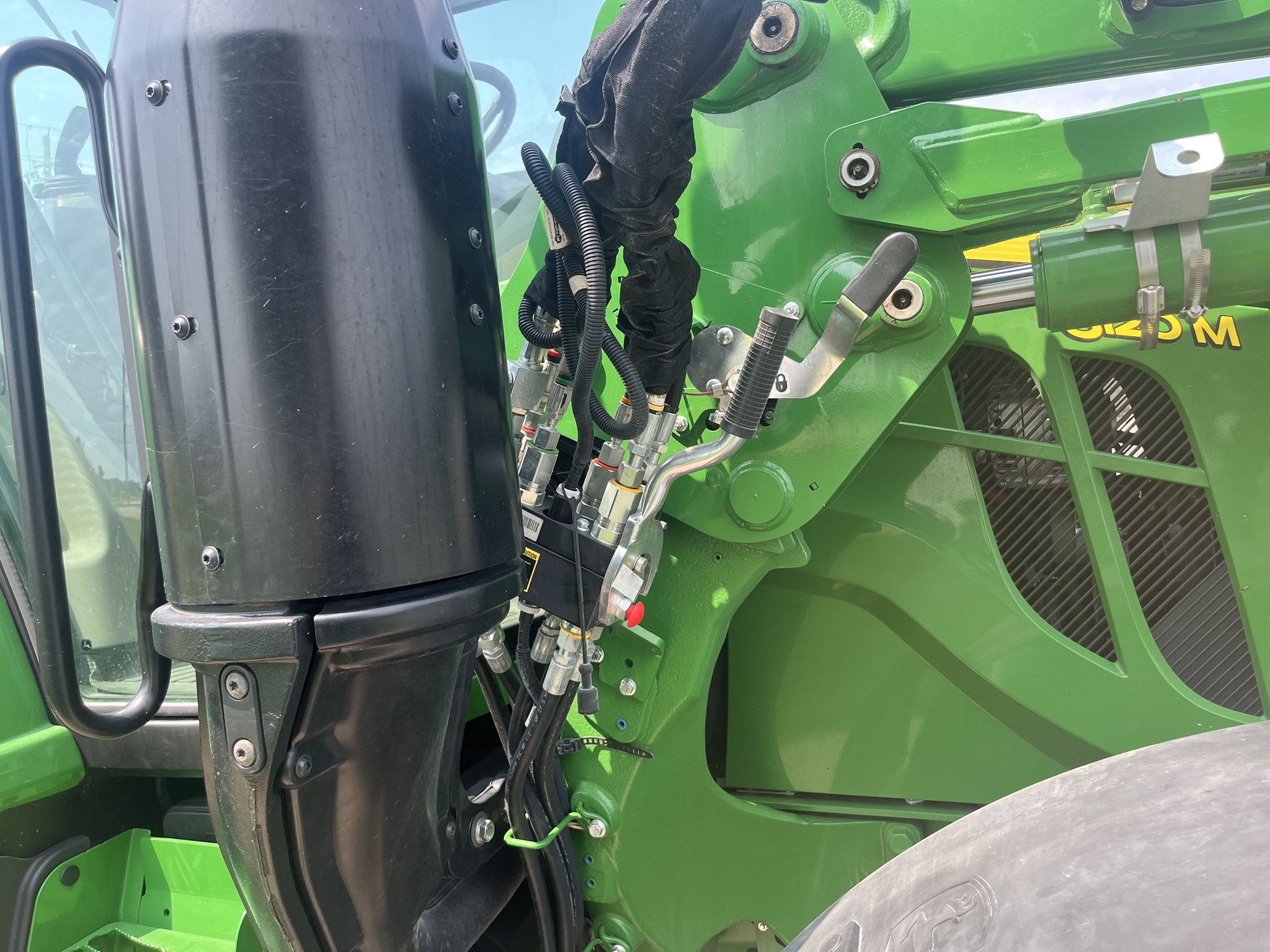 2024 John Deere 6120M Image 8