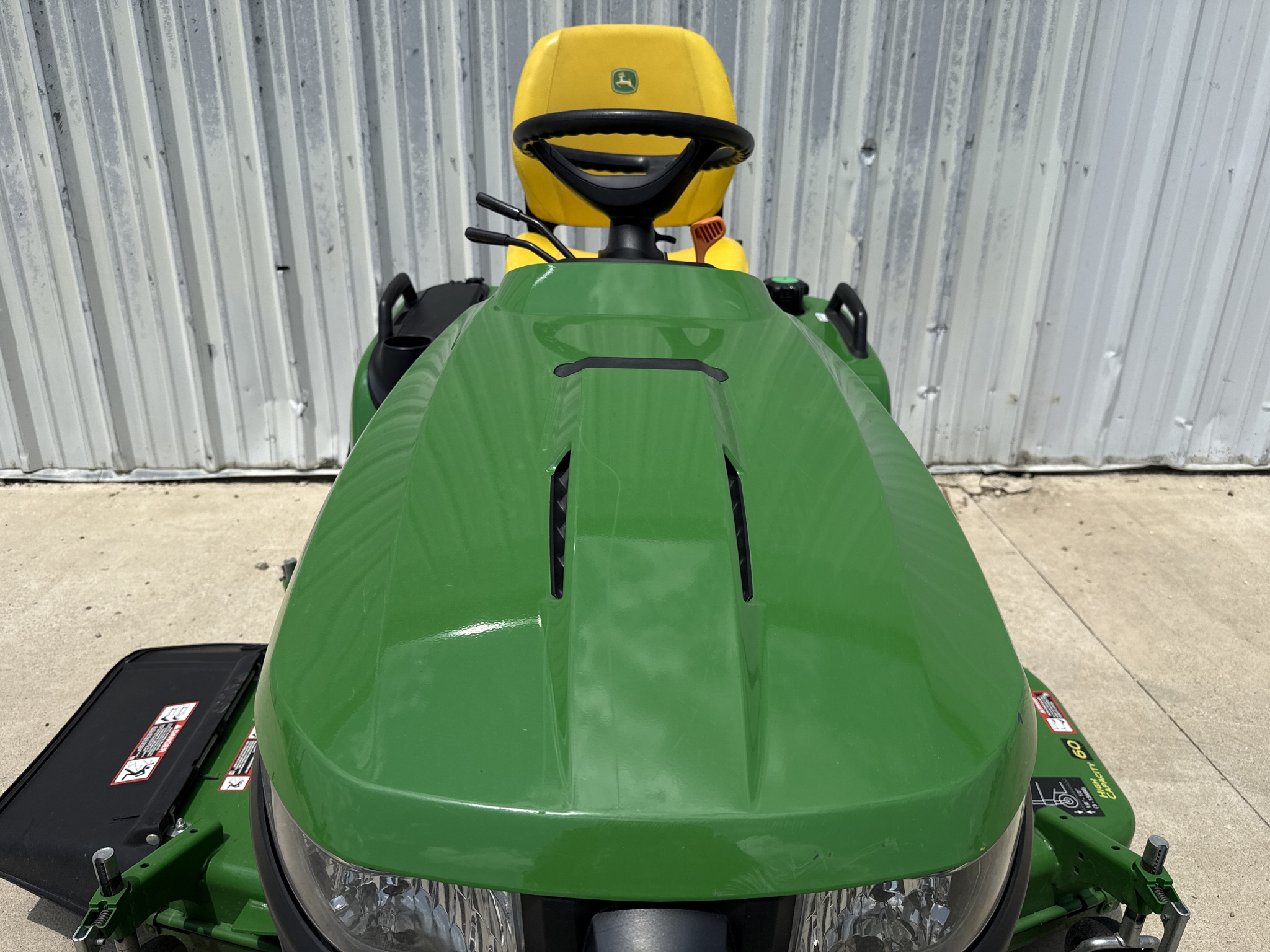 2024 John Deere X750 Image 9