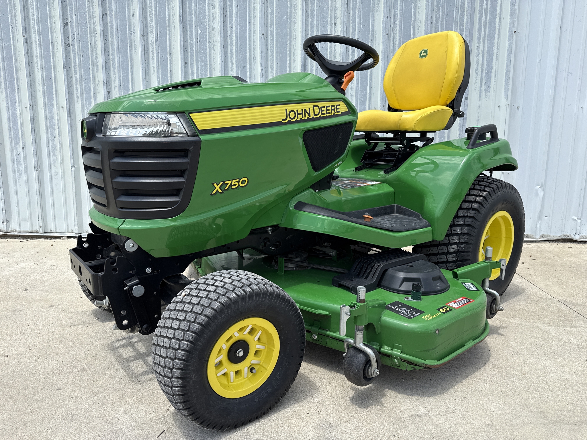 2024 John Deere X750 Image 2
