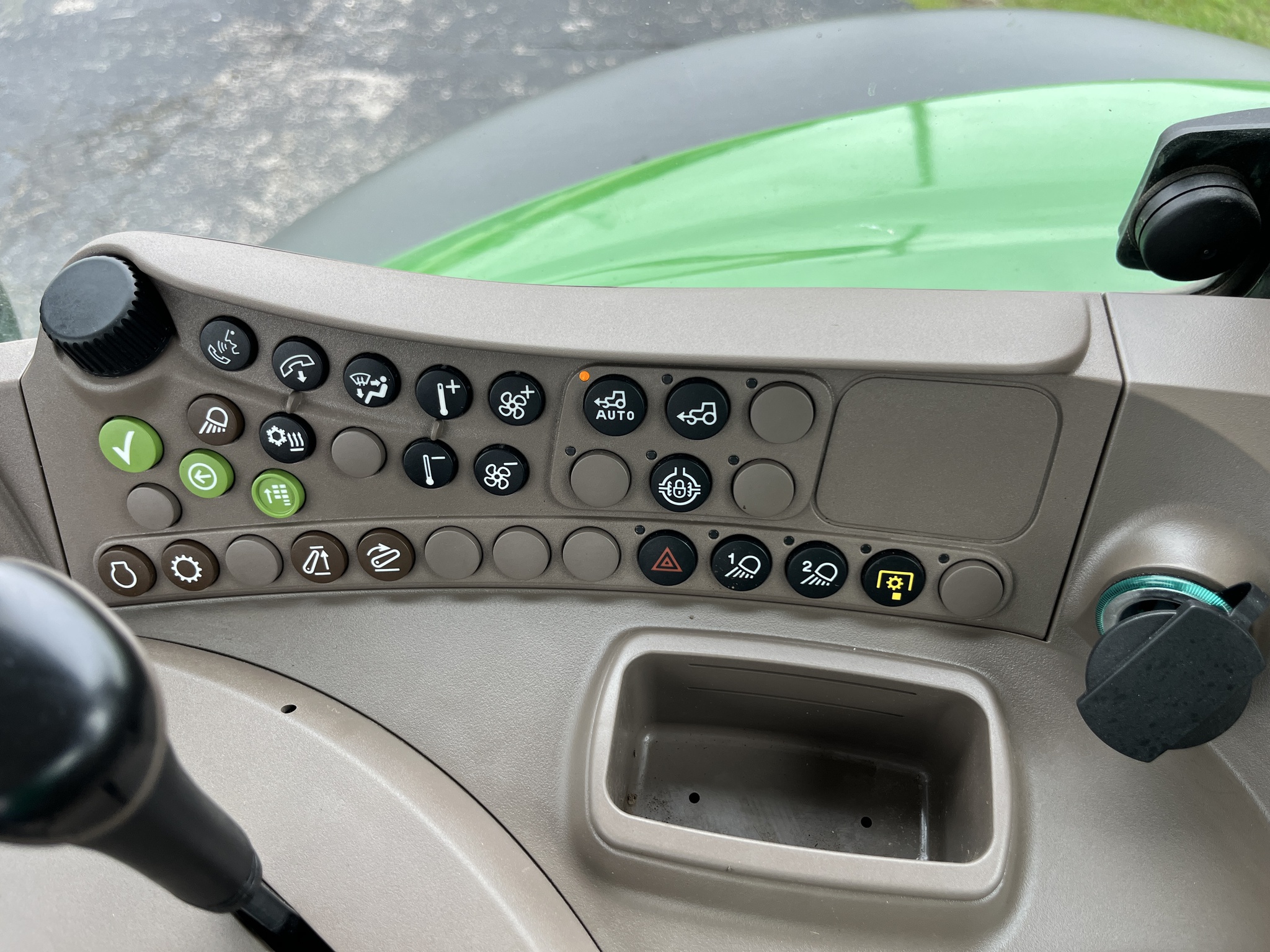 2024 John Deere 6120M Image 44