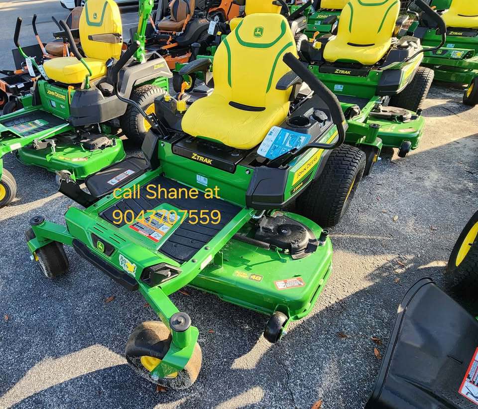 2025 John Deere Z330R Image 1