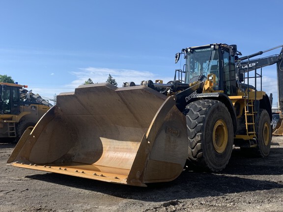 Photo of 2020 John Deere 844L
