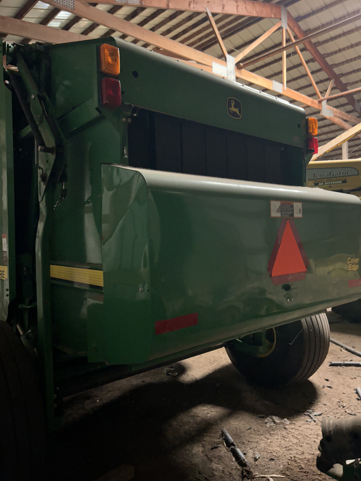 2018 John Deere 560M Image 4