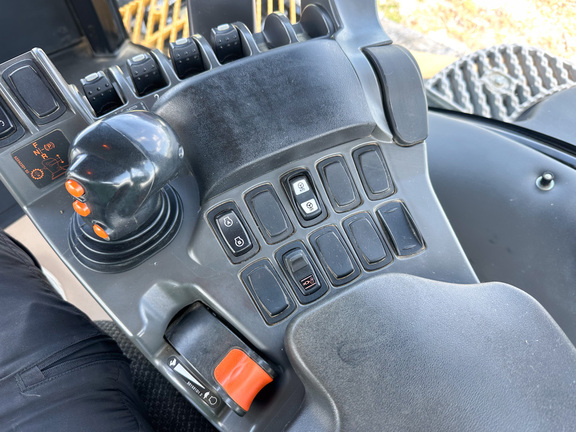 2013 Challenger MT855C