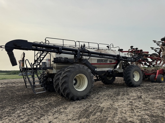 Used 2018 Bourgault 3320XTC Air Drills and Seeders at Horizon Ag & Turf in Vermilion, AB - Photo5