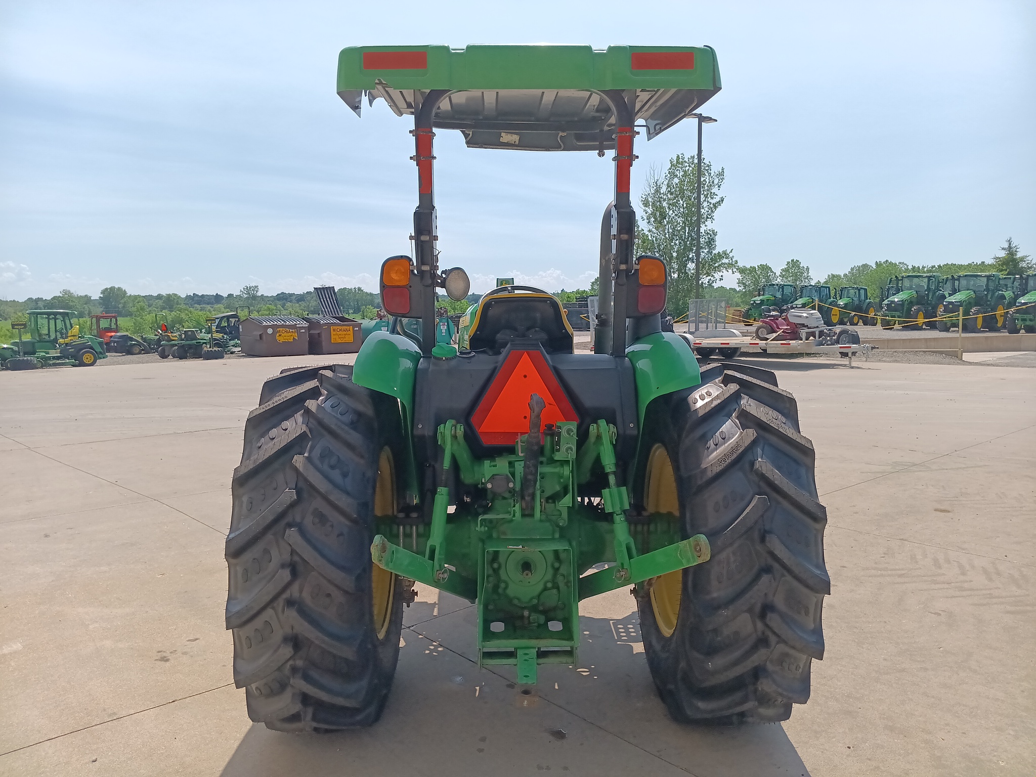 2016 John Deere 5075E Image 8