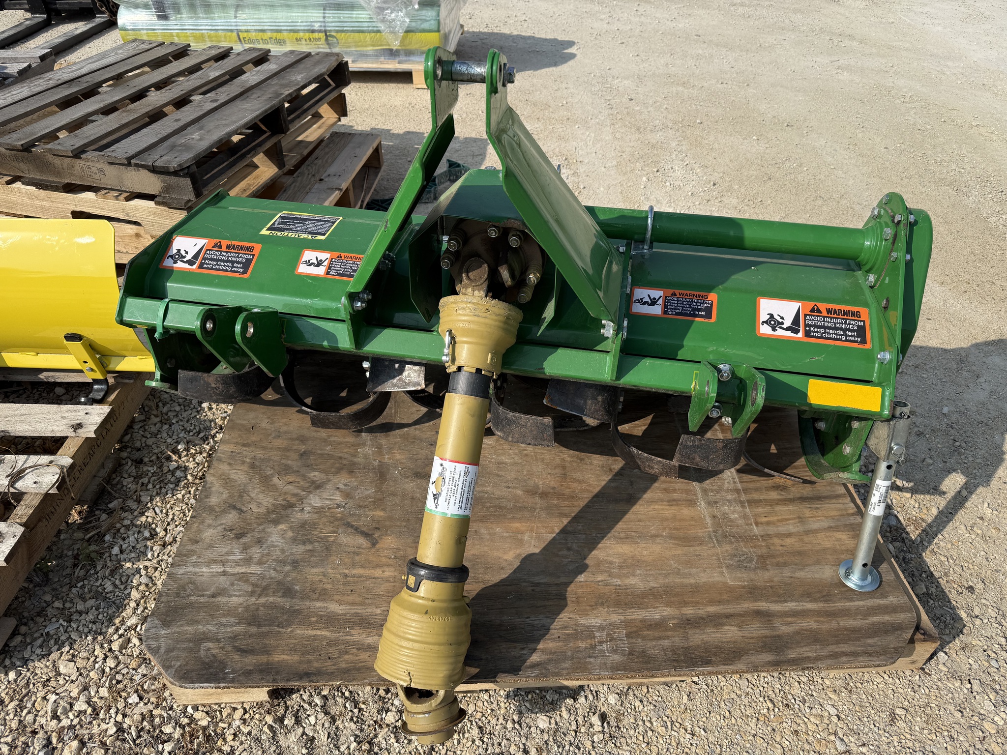 2019 John Deere 647 Image 1