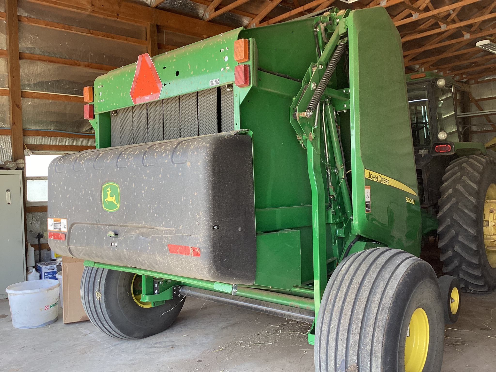 2020 John Deere 560M Image 4