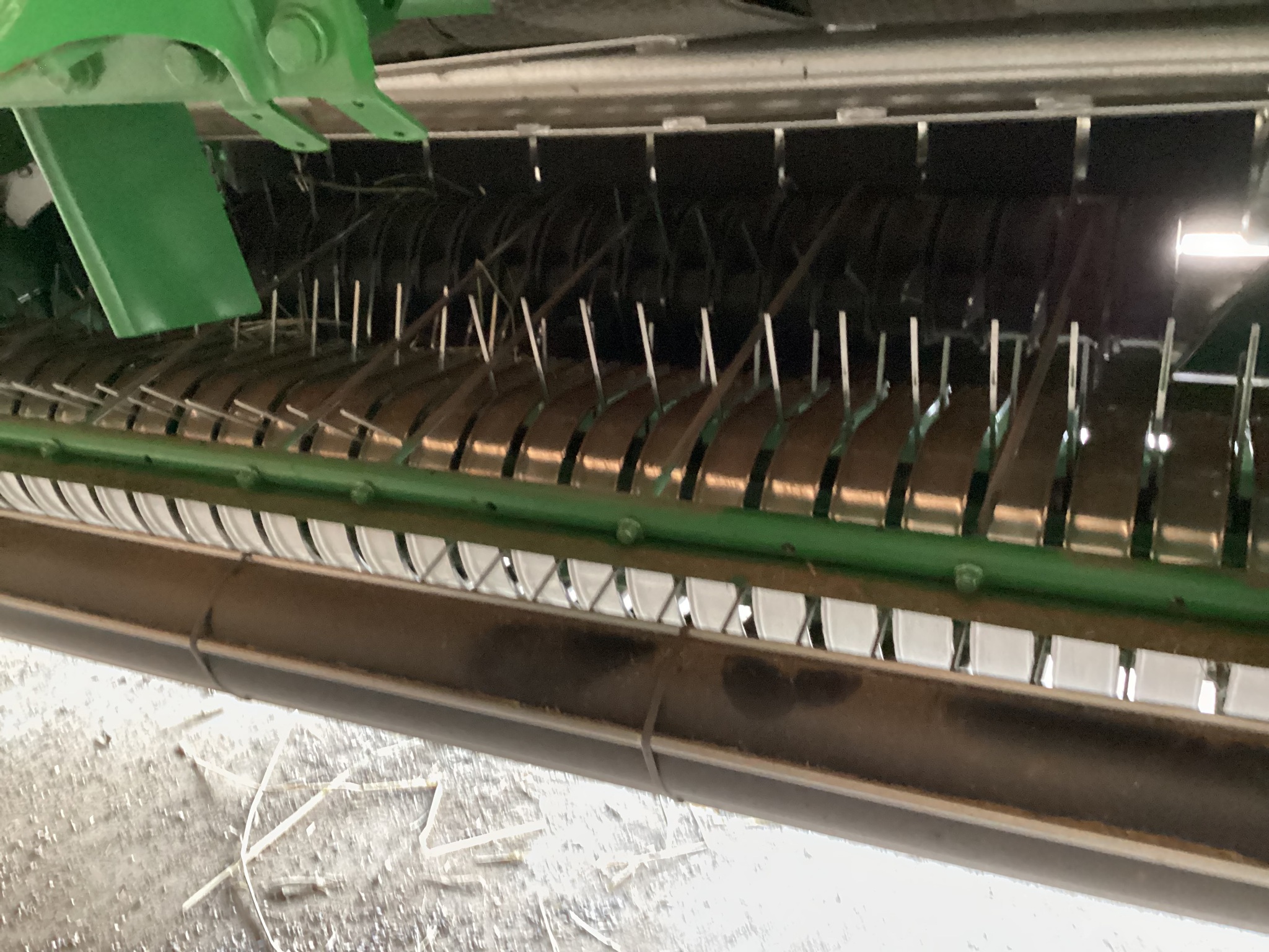 2020 John Deere 560M Image 8