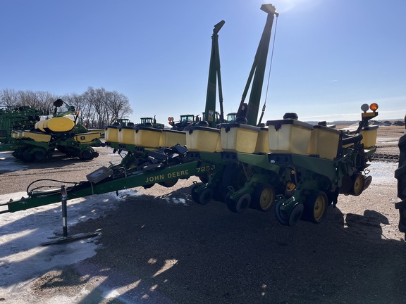  John Deere 7200