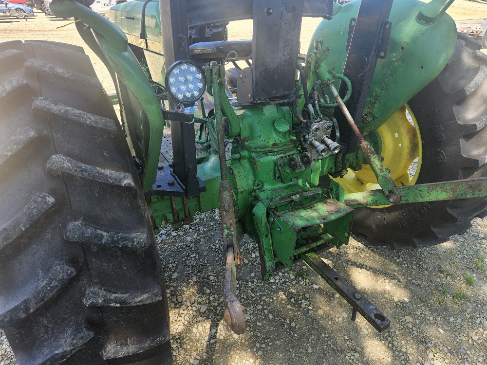 1992 John Deere 2155 Image 8