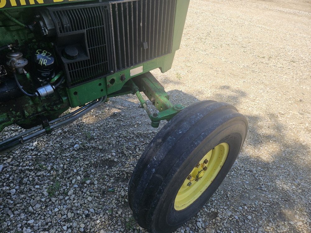 1992 John Deere 2155 Image 11