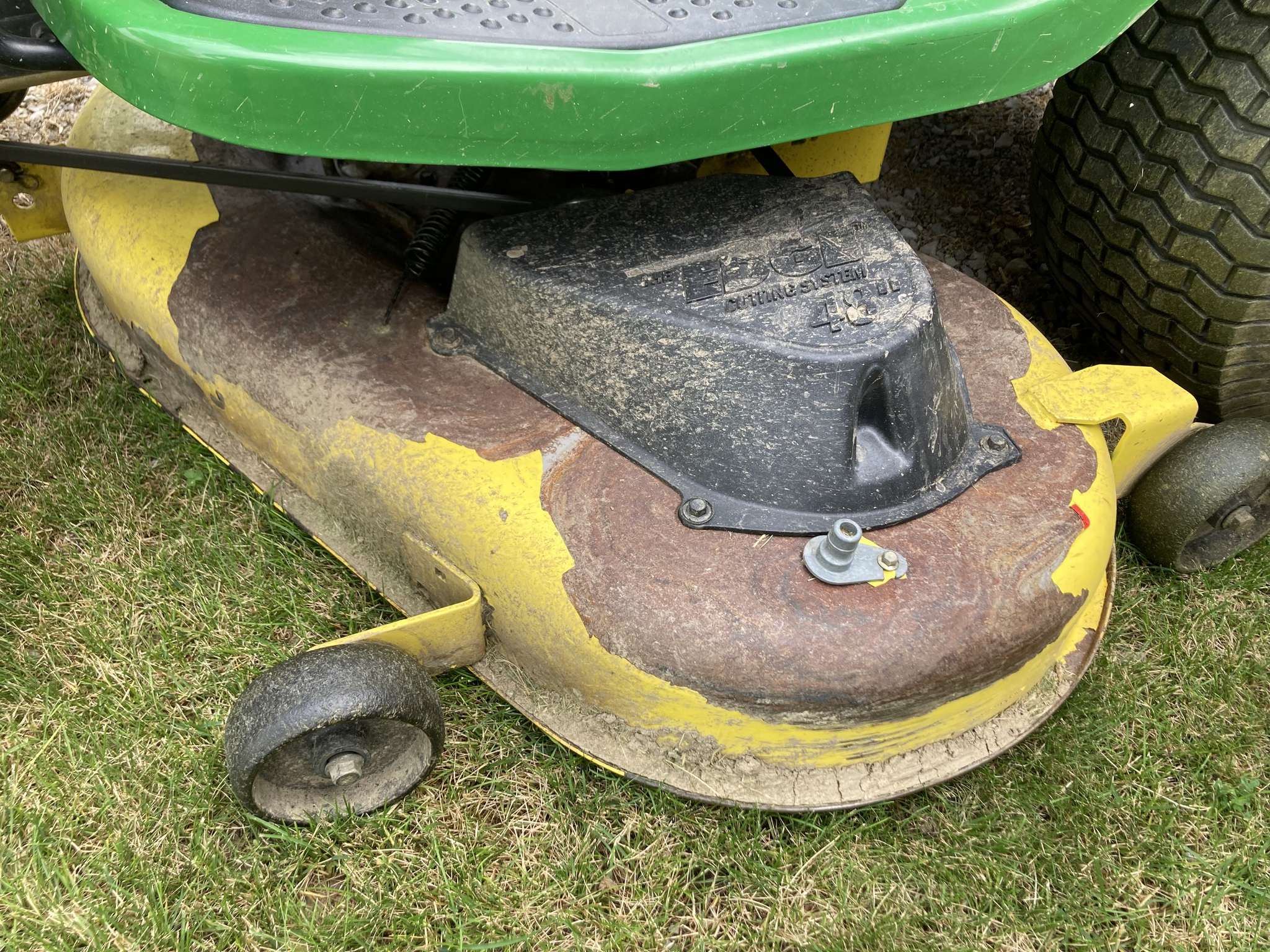 2010 John Deere LA145 Image 2