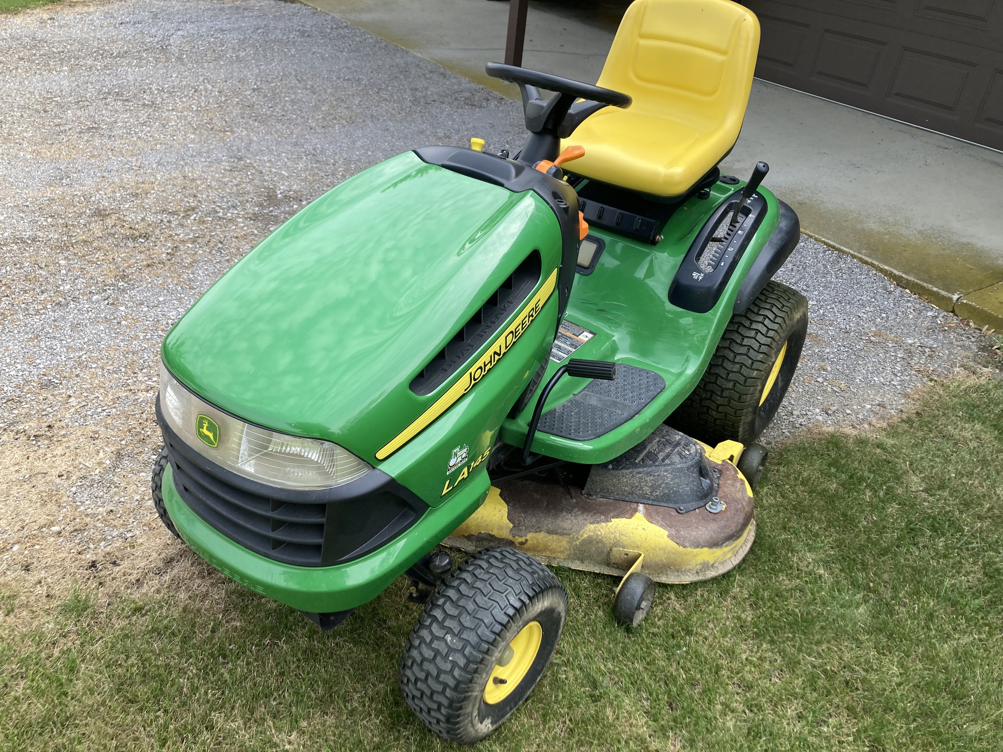 2010 John Deere LA145 Image 1