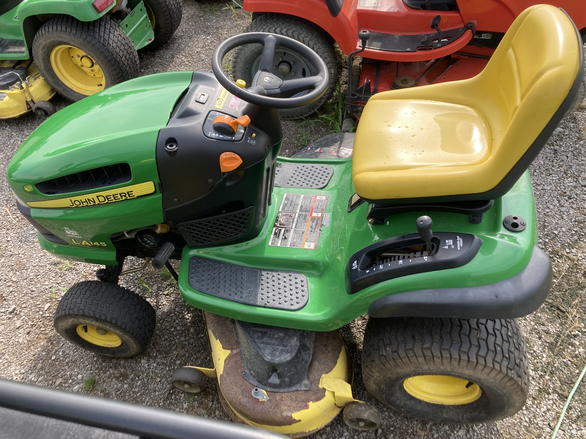 2010 John Deere LA145 Image 9