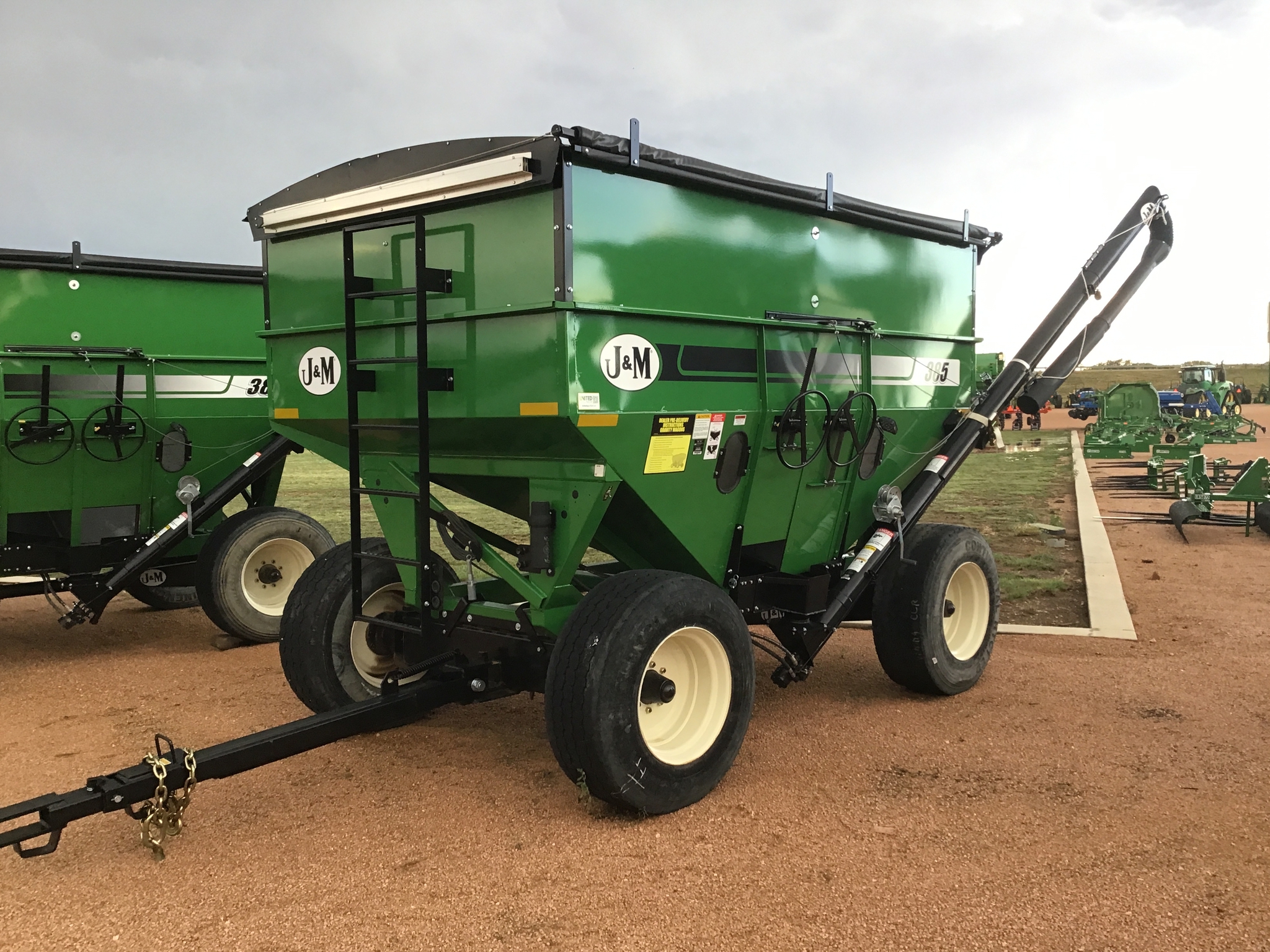 2023 J&M 385SD Image 1