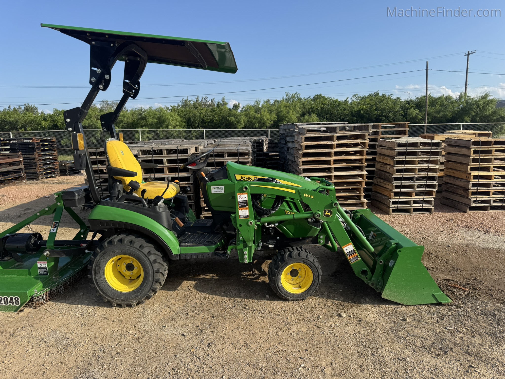 2023 John Deere 1025R Image 1