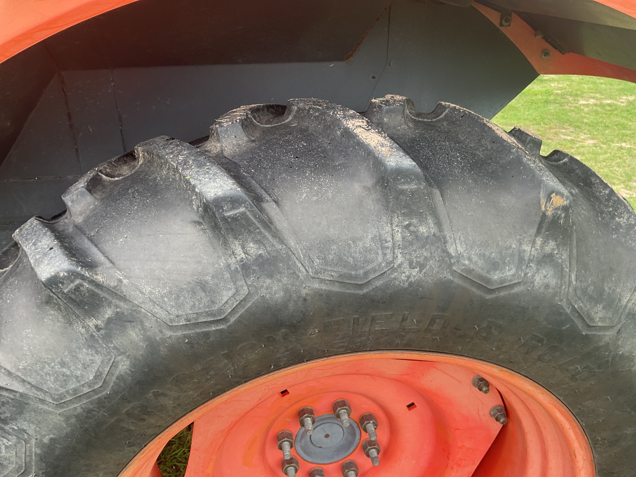 2010 Kubota M110 Image 18