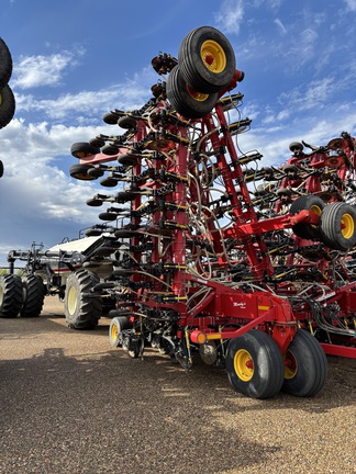 Used 2017 Bourgault 3320 XTC 76'12