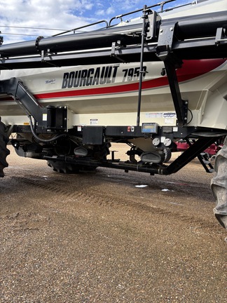 Used 2017 Bourgault 3320 XTC 76'12