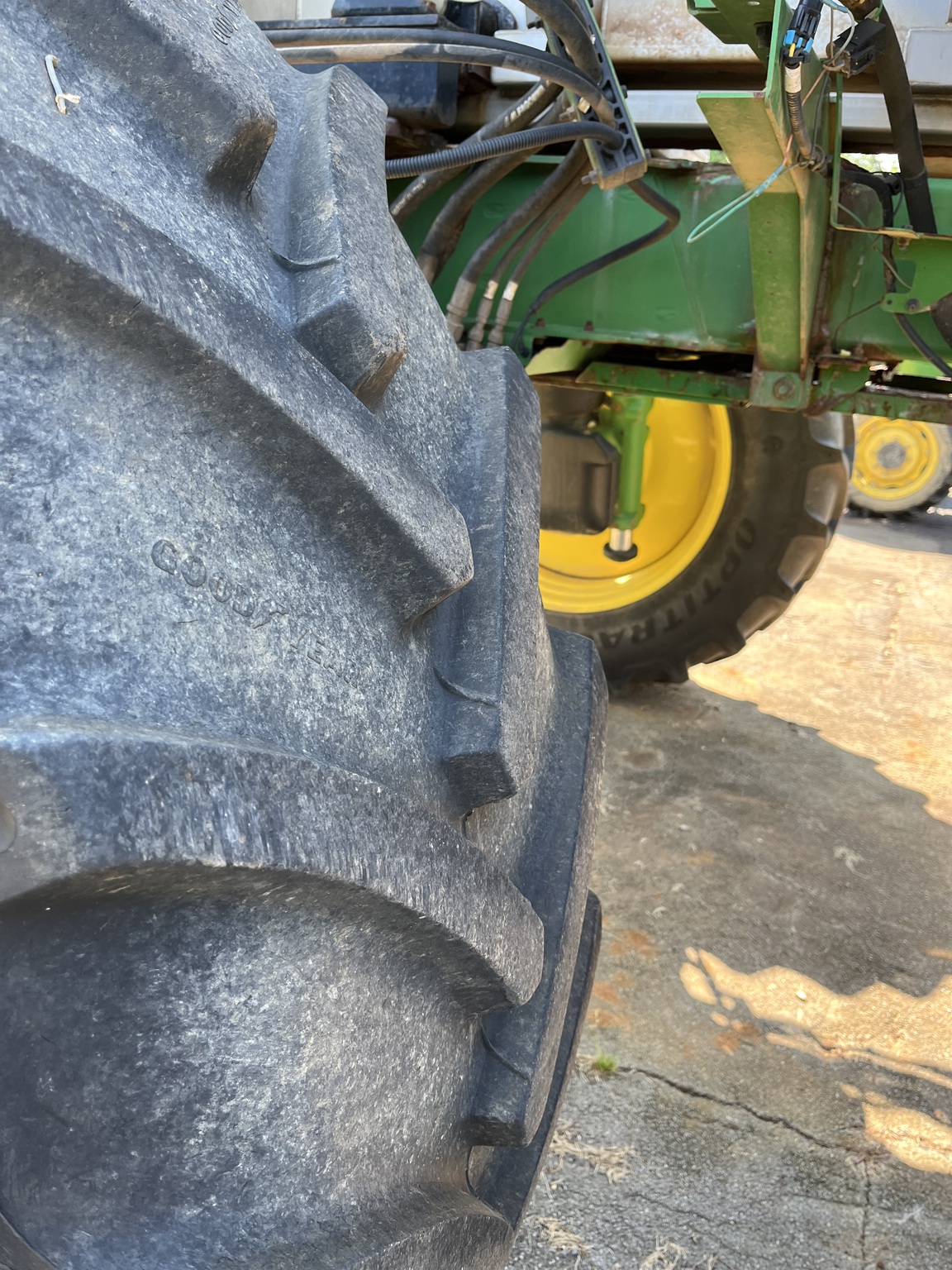 2022 John Deere 600R Image 14