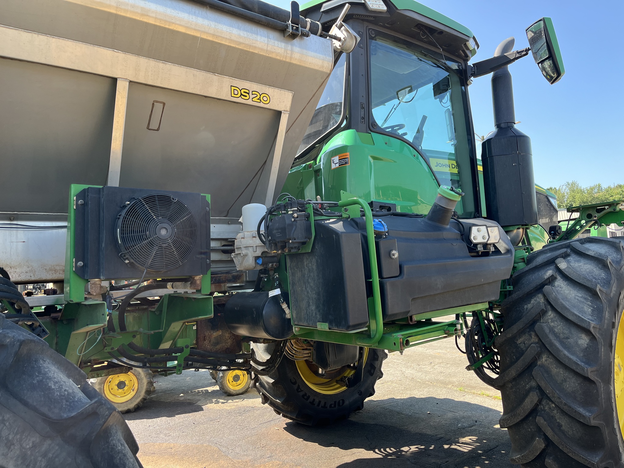 2022 John Deere 600R Image 7
