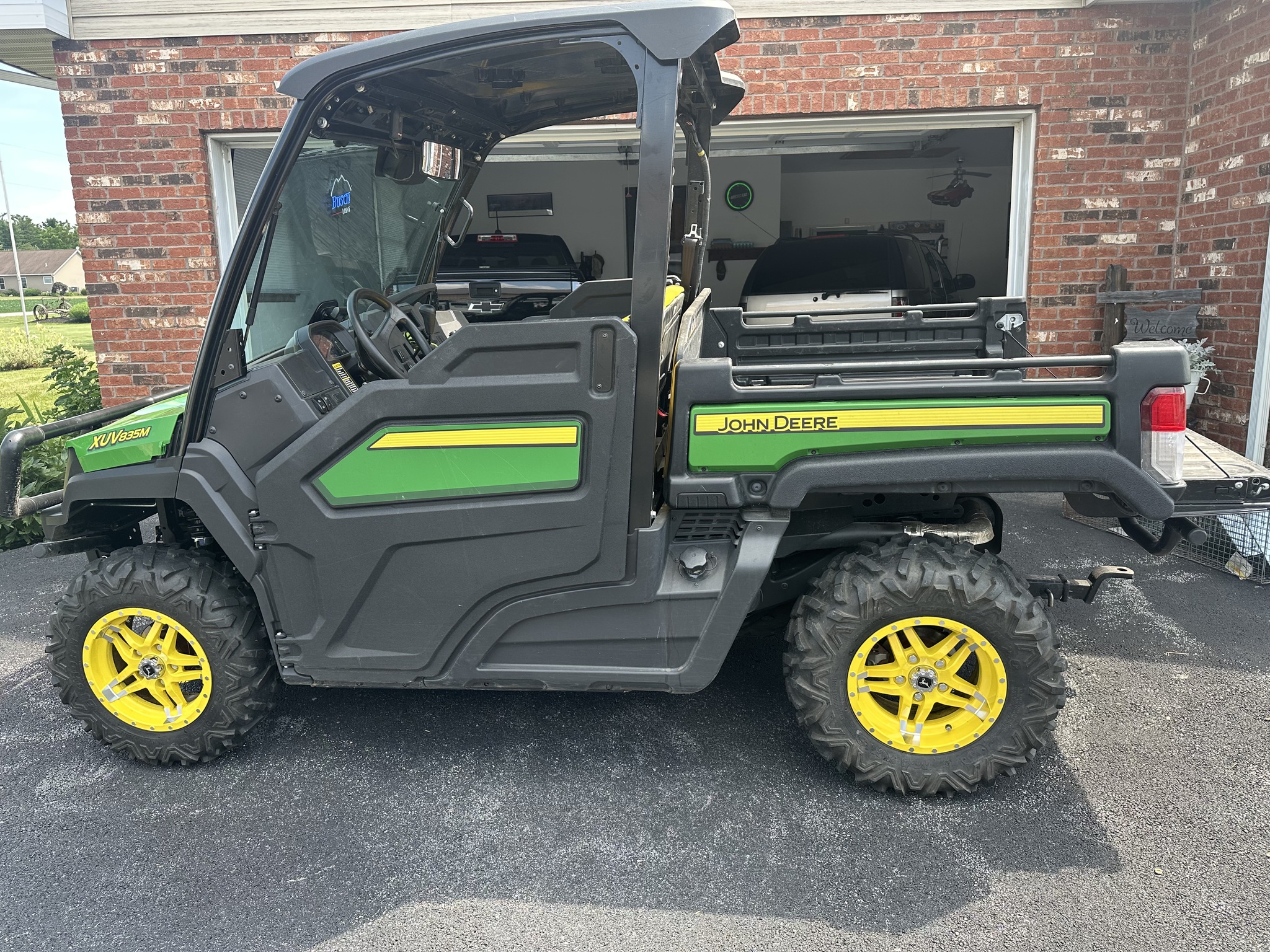 2020 John Deere XUV 835M Image 1