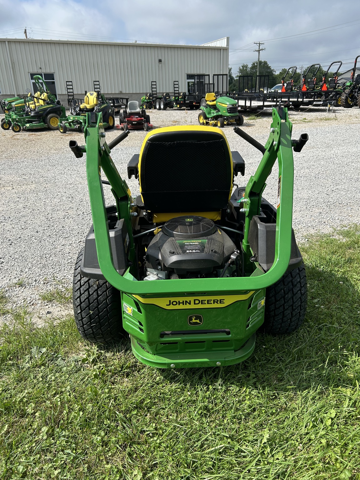 2021 John Deere Z515E Image 3