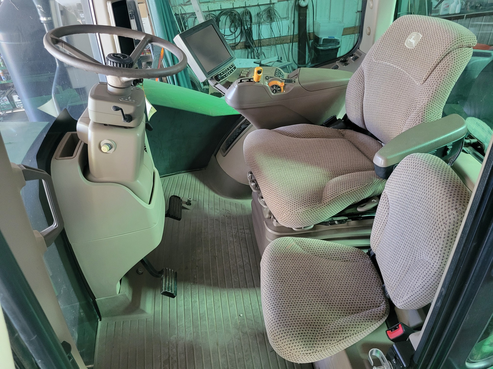  2017 John Deere 9470R at Heritage Tractor in Roanoke, IL