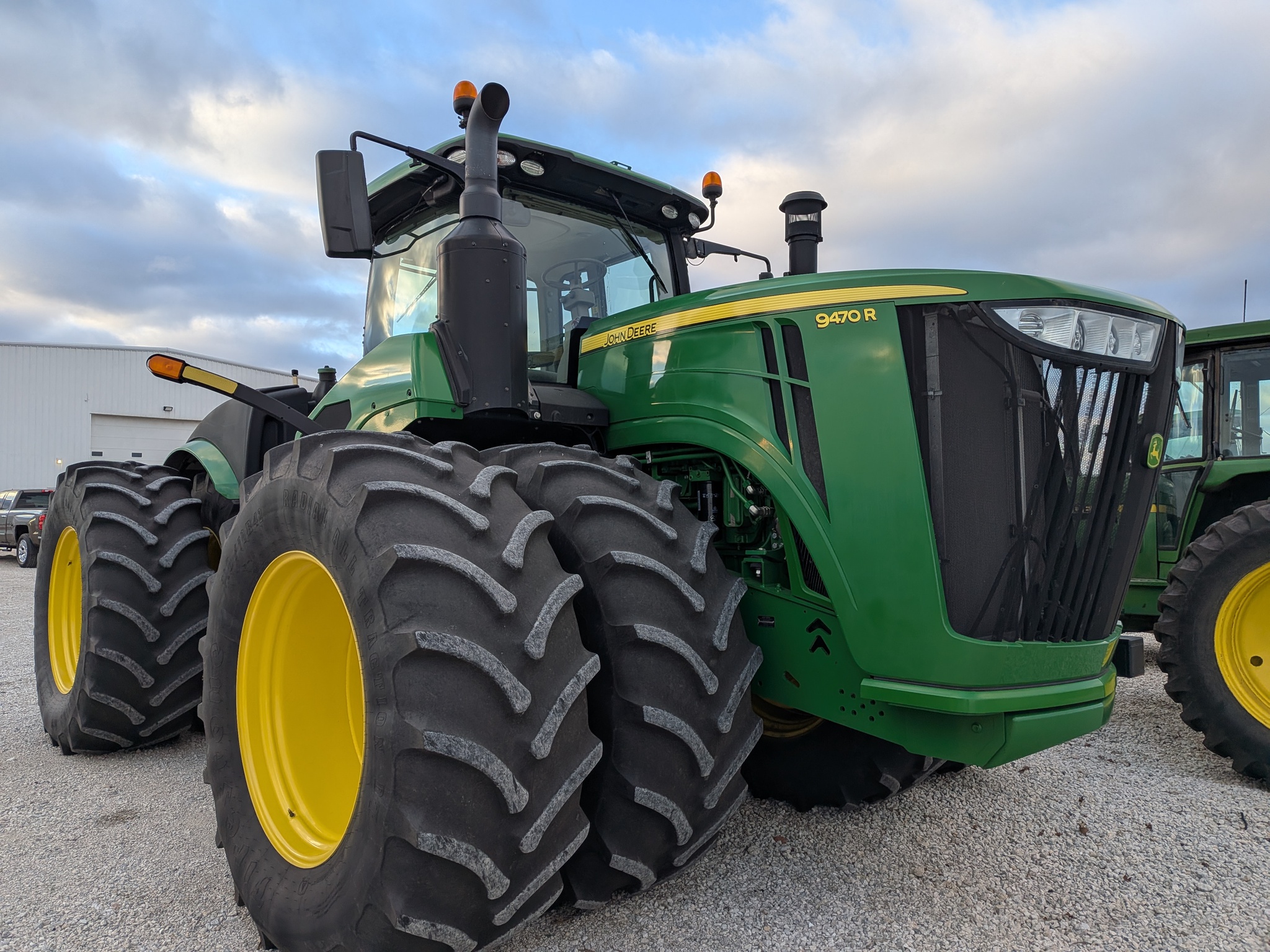  2017 John Deere 9470R at Heritage Tractor in Roanoke, IL